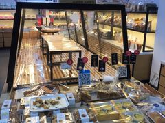 面包甜点陈列柜-超港·蛋糕面包(龙河路店)