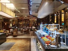 自助取餐区-盛宴标帜西餐厅龙虾.鲍鱼•牛排(重庆喜来登大酒店)