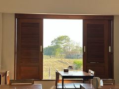 -Chom Cafe and Restaurant