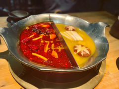 台式麻辣鸳鸯锅-湊湊火锅·茶憩(杭州湖滨银泰in77店)