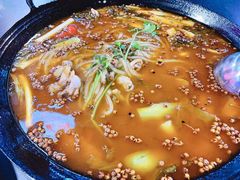 -鸿顺老铁锅美蛙鱼府(解放碑店)