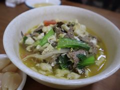 优质生肉小炒加蛋-清真馬峰小炒泡饃