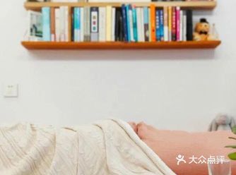 今日分享上海35岁单身姑娘晒出独居生活照，一人一猫一居室