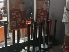 -麦当劳(中二横路店)