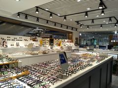 -宏宇眼镜蔡司依视路折扣店(兆佳眼镜城店)