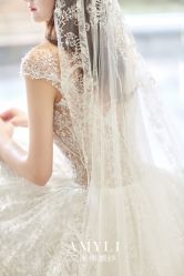 -艾米丽婚纱礼服
