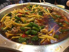 -兔行天下-鸿鹤鲜锅兔(中海国际店)