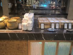 -广州万富希尔顿酒店·感趣自助餐厅·金秋蟹宴生蚝海鲜刺身