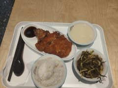 -瑞虹新天地月亮湾