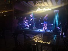-爵士花园音乐酒吧餐厅