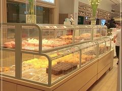 面包甜点陈列柜-好利来(东直门银座店)