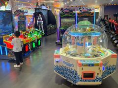 -反斗乐园π·电玩·高空拓展·蹦床(龙华天虹店)