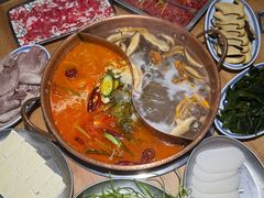 -洱火云南酸菜牛肉火锅(石景山当代商城店)