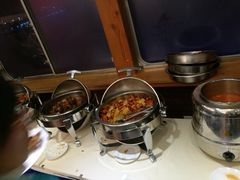 -黄浦江游览十六铺3号码头网红自助餐