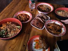 -爆炸头阿姨小四川正宗川味小吃(无任何分店)