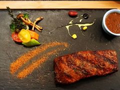 -悦享绿山墙西餐厅