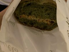 草莓飞鱼籽面包-Let's Taipei 非常烘焙(太古里店)