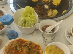 -鲁员外地锅鸡地锅鱼(古墩路店)