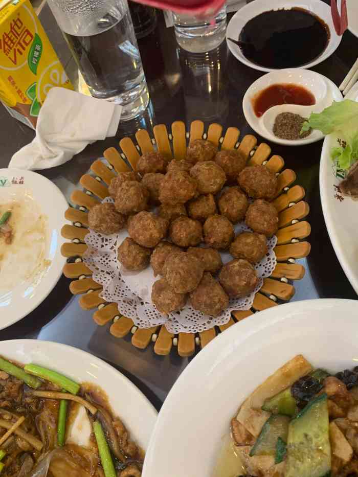 晋阳饭庄(虎坊桥店)-"人比较多去吃就可以把所有的招牌菜都点一遍.
