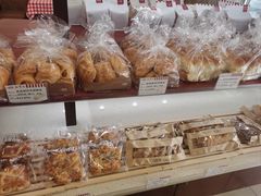 -红宝石·鲜奶小方·海派西点房(南丹店)