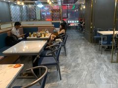 大堂-凤凰路何眼镜香辣蟹(花果园店)