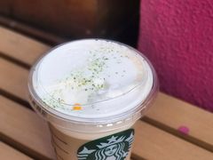 星巴克山茶花漾拿铁-星巴克臻选(金桥国际店)