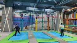 -反弹蹦床公园·亲子乐园·团建·派对(尚品奥莱店)