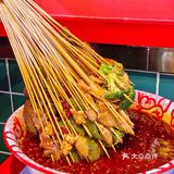 重庆洪崖洞旁平价串串店🍢小吃超多，人均40