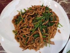 香菜炒肉丝-德居源