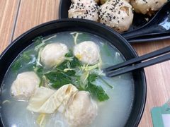 -小杨生煎(金山百联购物中心3楼店)