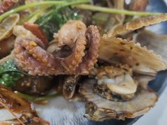 -一口猪海鲜浑锅·东北家常菜