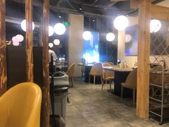 大堂-日进一片海.生腌海鲜火锅.宵夜烧烤(三里屯总店)