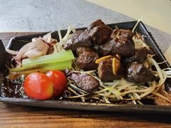 -穹六人间 people 6(岳阳路店)