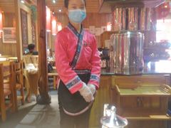 -野山舂·贵州现舂酸汤火锅(鸿通城店)