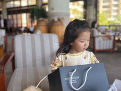 -亚龙湾喜来登·美景台大堂吧