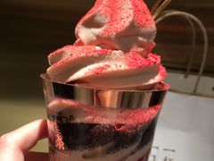 草莓冰淇淋-奈雪的茶(新天地广场PRO店)