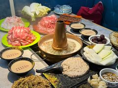 -洞庭洲·防空洞火锅·烧烤·铜锅涮肉(新百广场店)