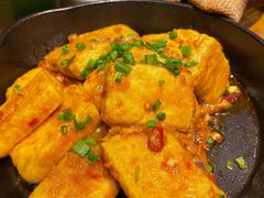 香煎石屏豆腐-云海肴·汽锅鸡·云南代表菜(天山百盛优客店)