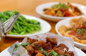 Honey-glazed Paper-wrapped Pork Ribs