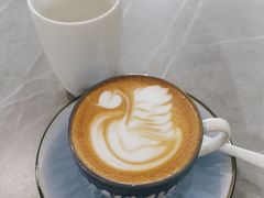 -LEO CAFE