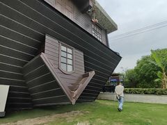 -金山农民画村-枫泾波兰倒置屋