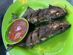 -明记烧鱼美味店