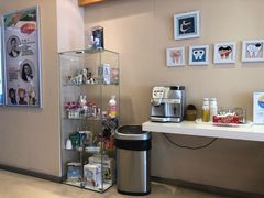 -瑞尔齿科(南京东路名人诊所)