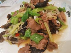 -犇逸·乐山跷脚牛肉·四川现炒(览海店)