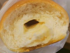 海盐羊角面包-巴黎贝甜(大宁国际商业广场店)