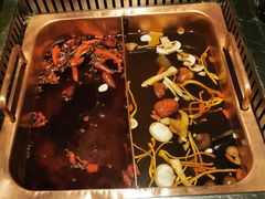 -老牌坊云南鱼豆花火锅(爱建店)
