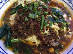 -渝之汇牛肉豌杂面