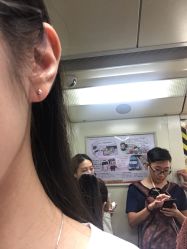 -花师傅专业手穿耳洞打耳洞穿孔