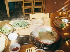 -阿婆情腊排骨火锅(金虹路店)