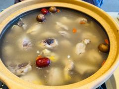 生蚝滋补锅-蚝堡·生蚝海鲜烧烤物种起源•海肠捞饭(刘公岛店)